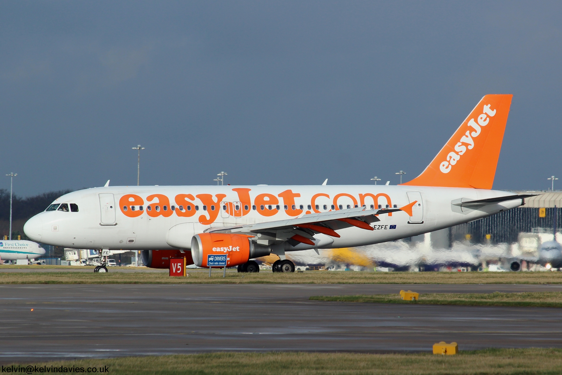 Easyjet A319 G-EZFE