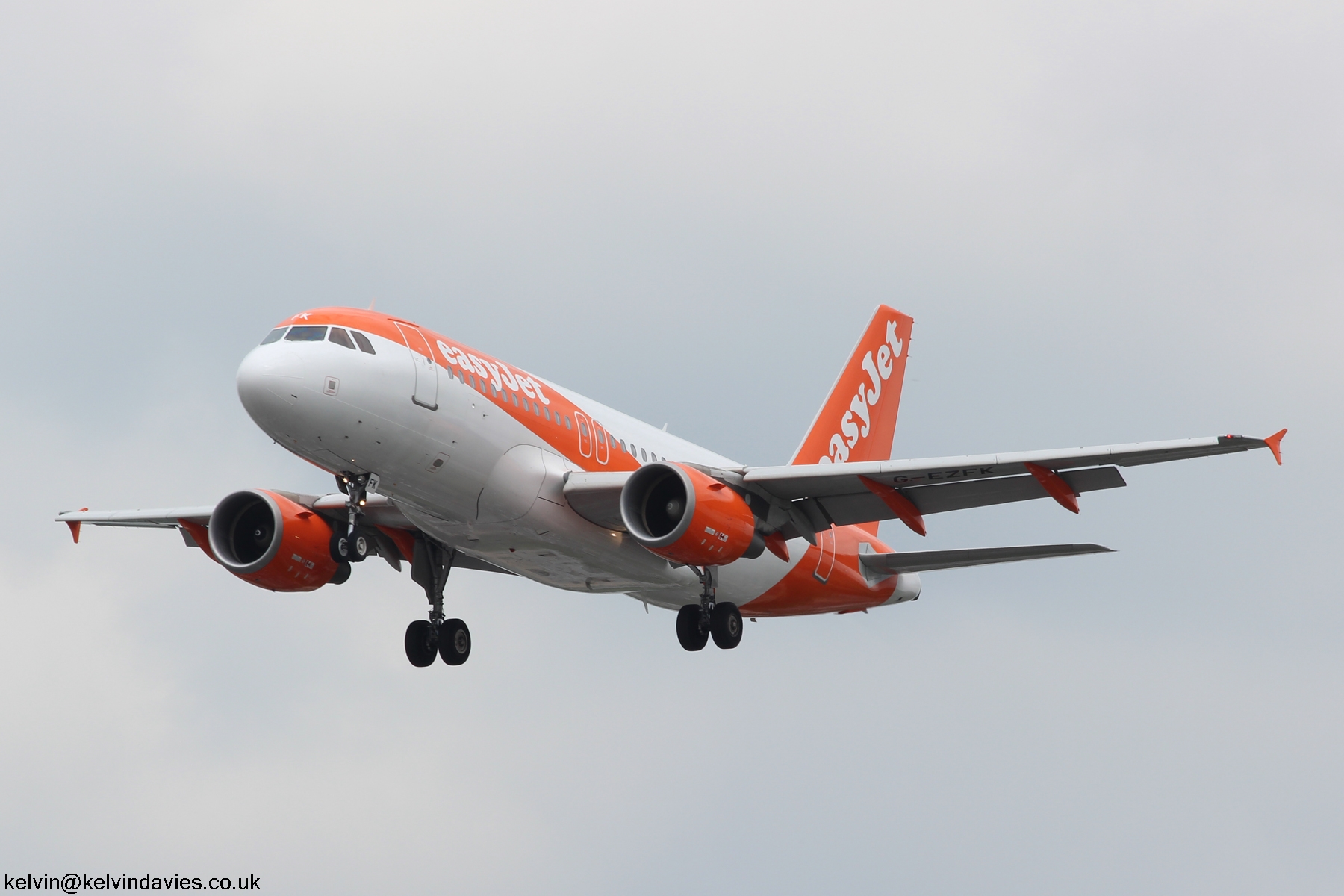 easyJet A319 G-EZFK