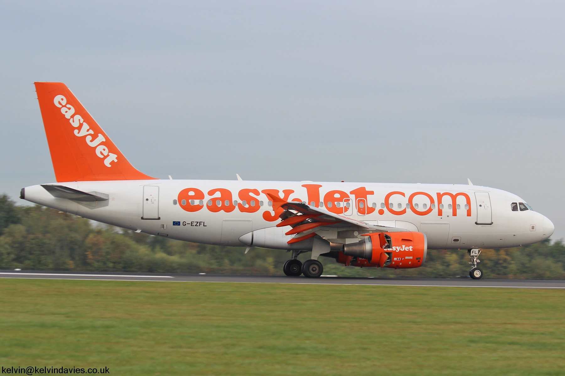 easyJet A319 G-EZFL