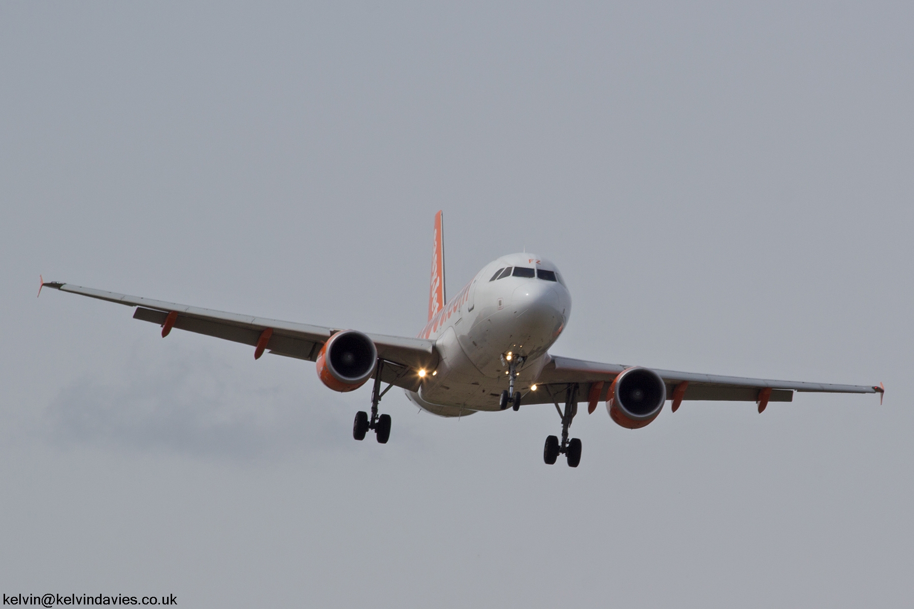 EasyJet A319 G-EZFZ