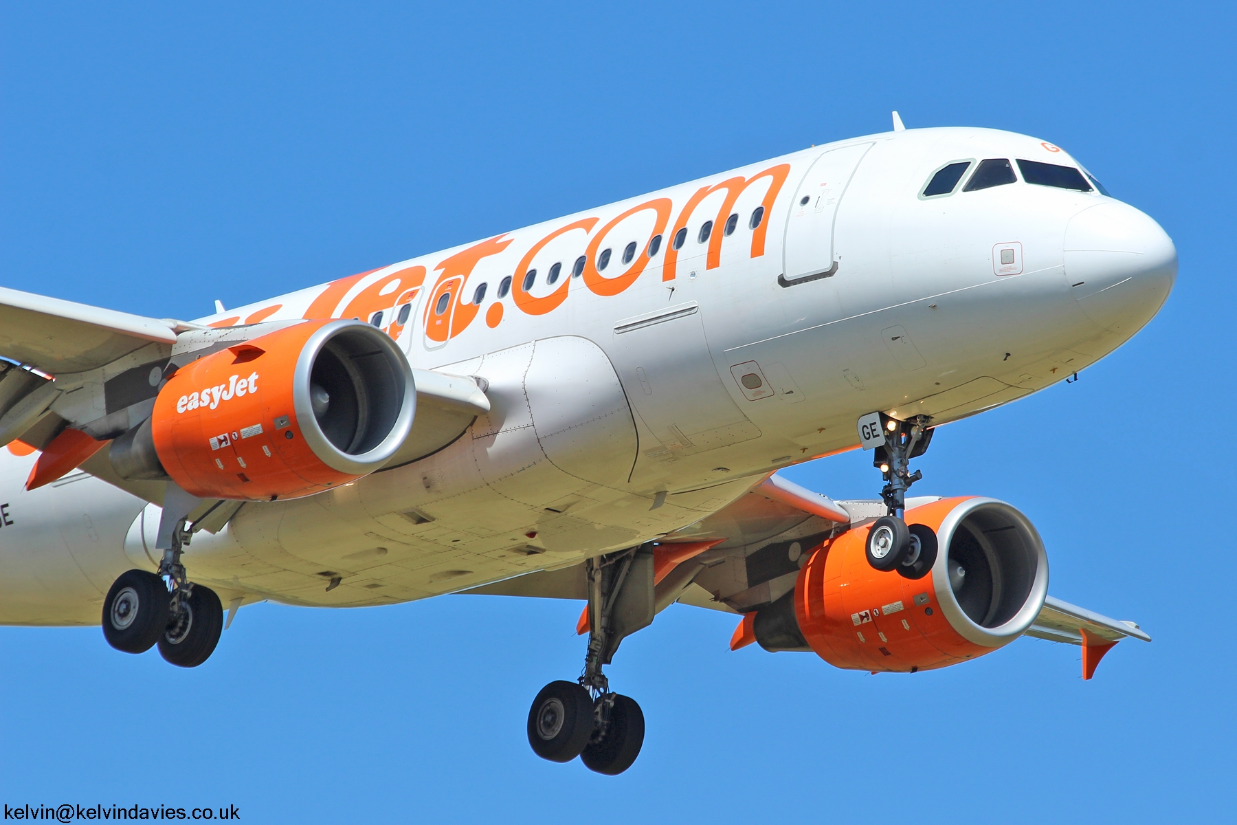 easyJet A319 G-EZGE