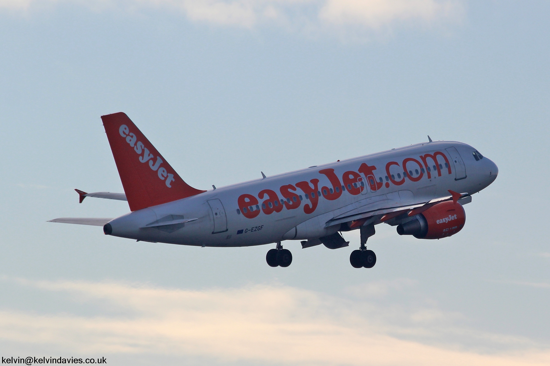 easyJet A319 G-EZGF