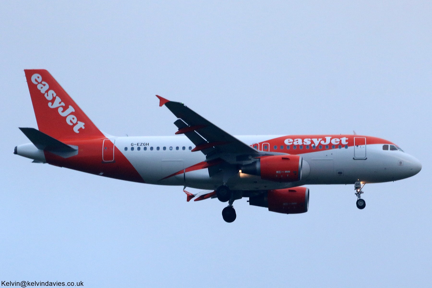 easyJet UK A319 G-EZGH