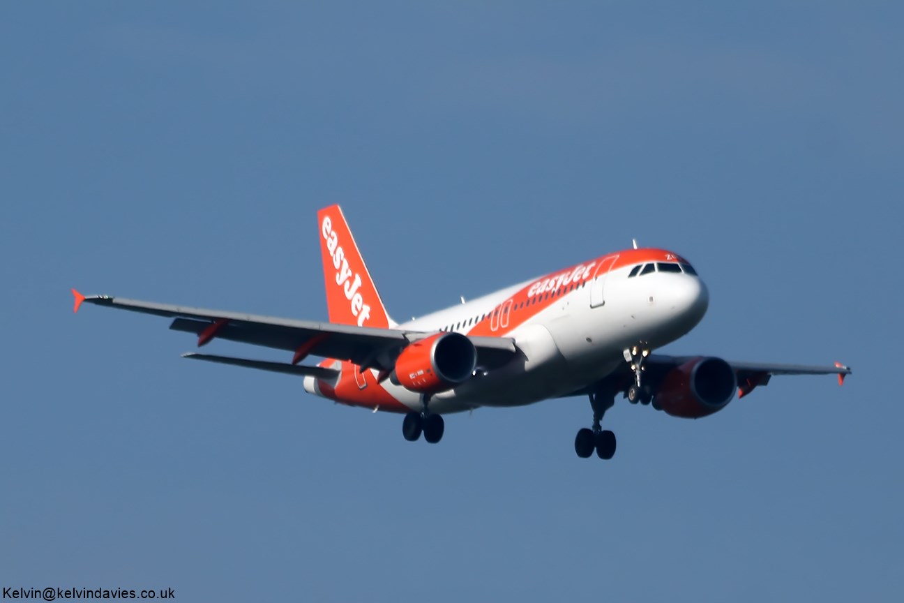 easyJet UK A319-100 G-EZGR