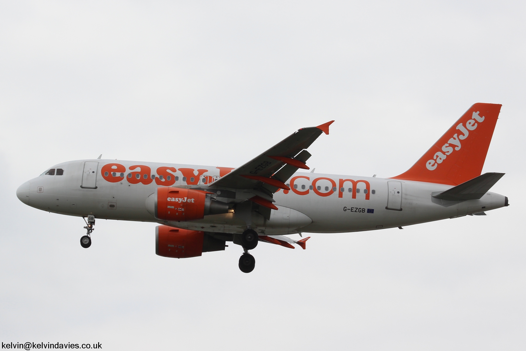 easyJet A319 G-EZIS