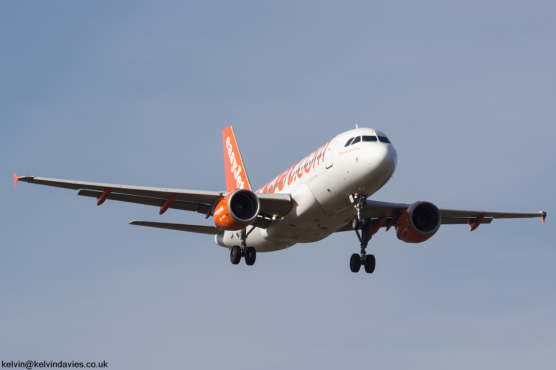 easyJet A319 G-EZIY