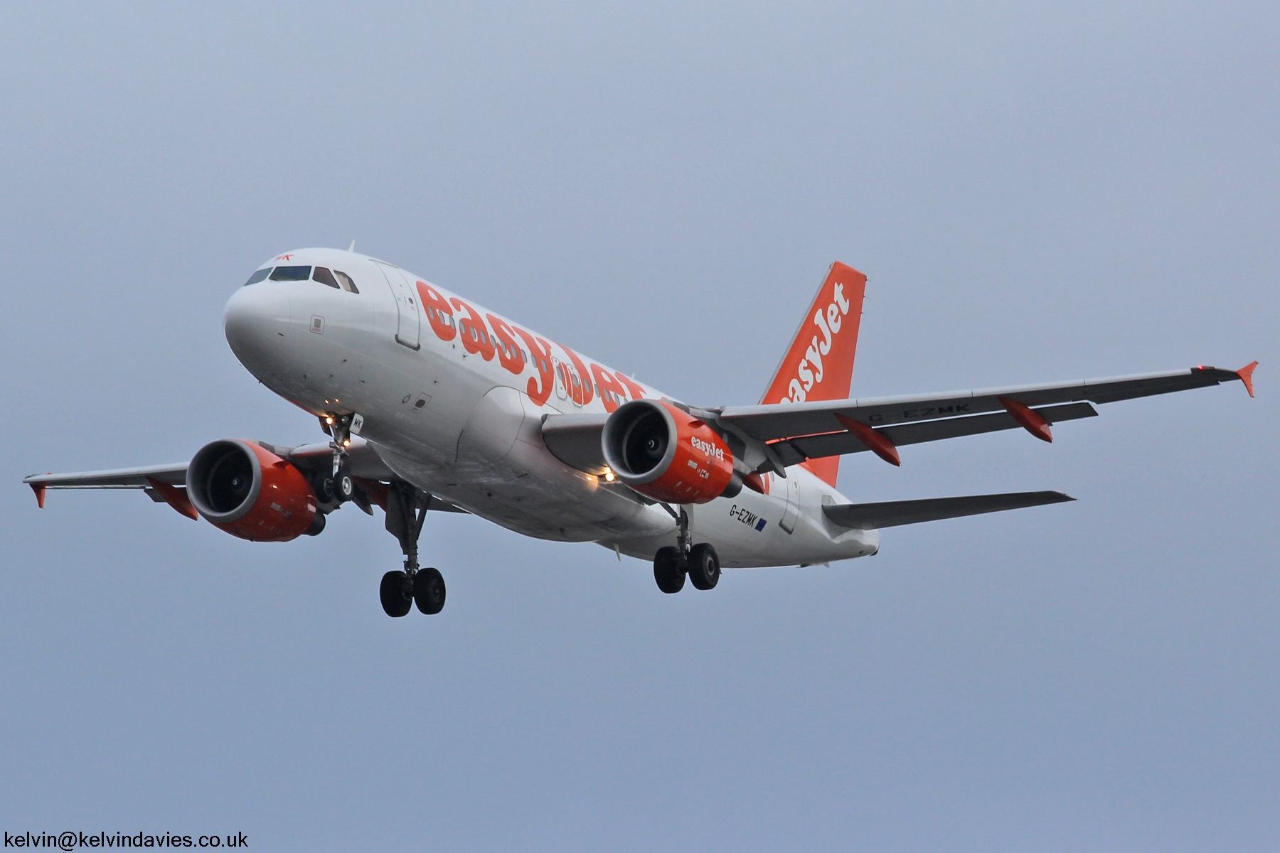 Easyjet A319 G-EZMK