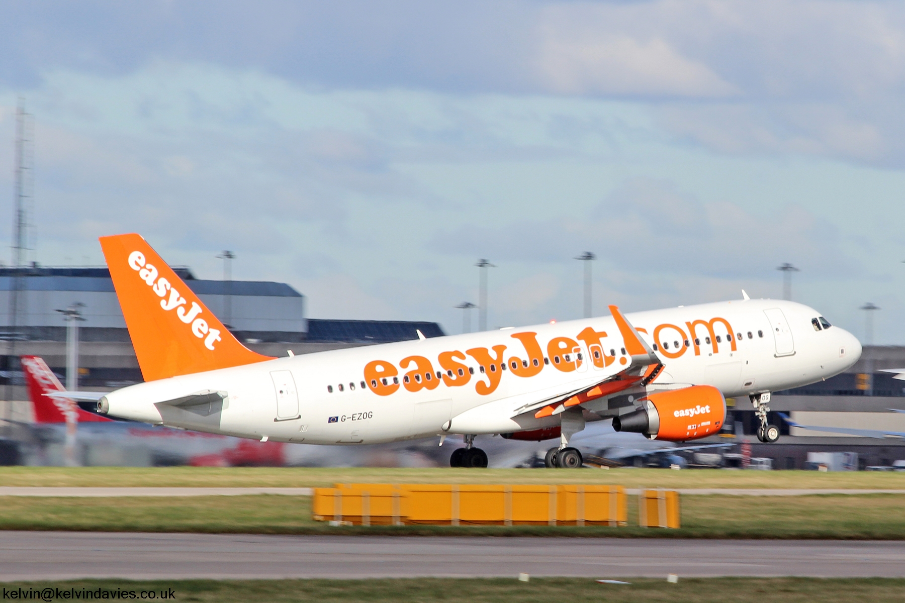 easyJet A320 G-EZOG