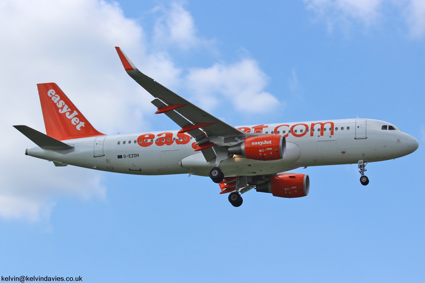 easyJet A320 G-EZOH