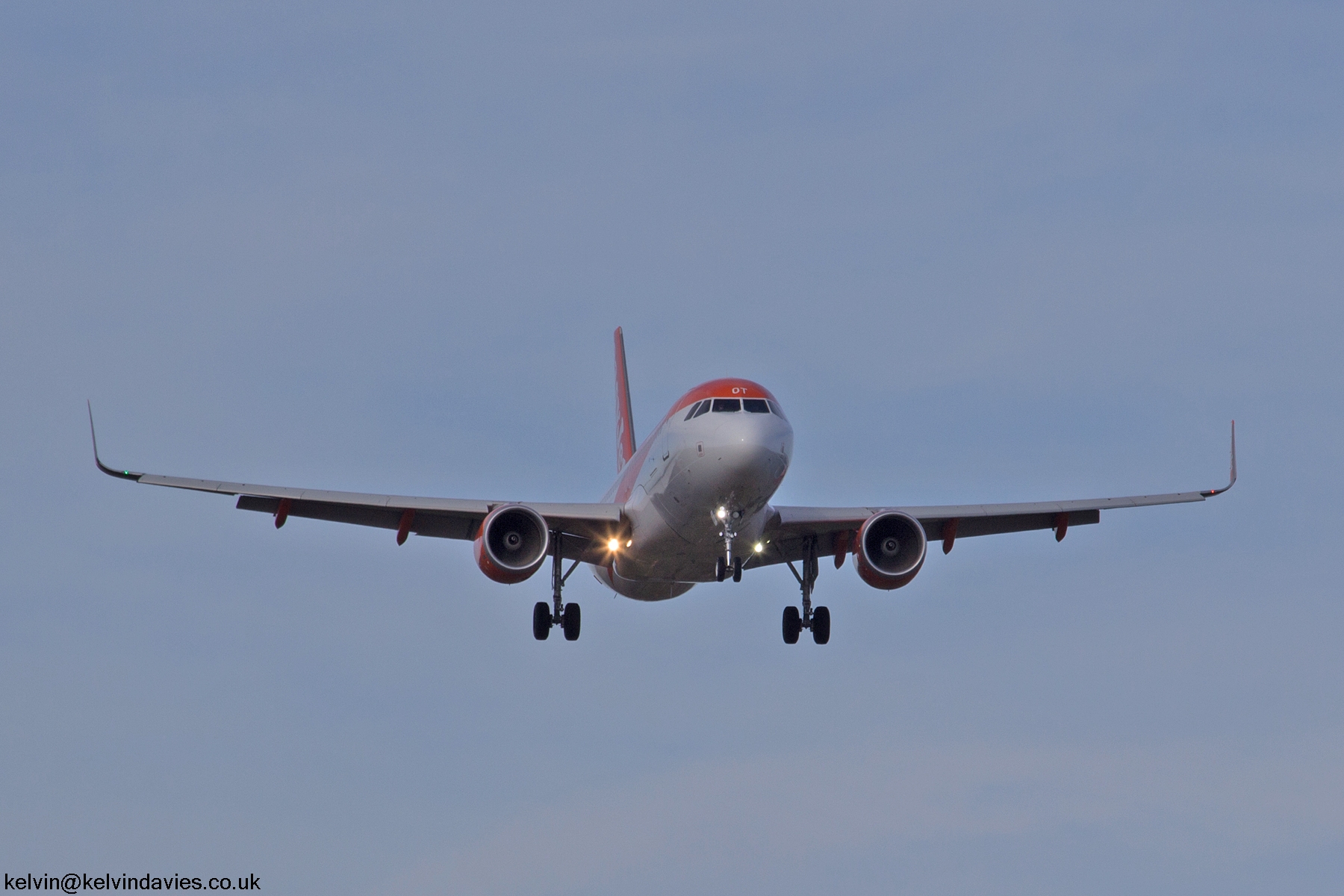 EasyJet A320 G-EZOT