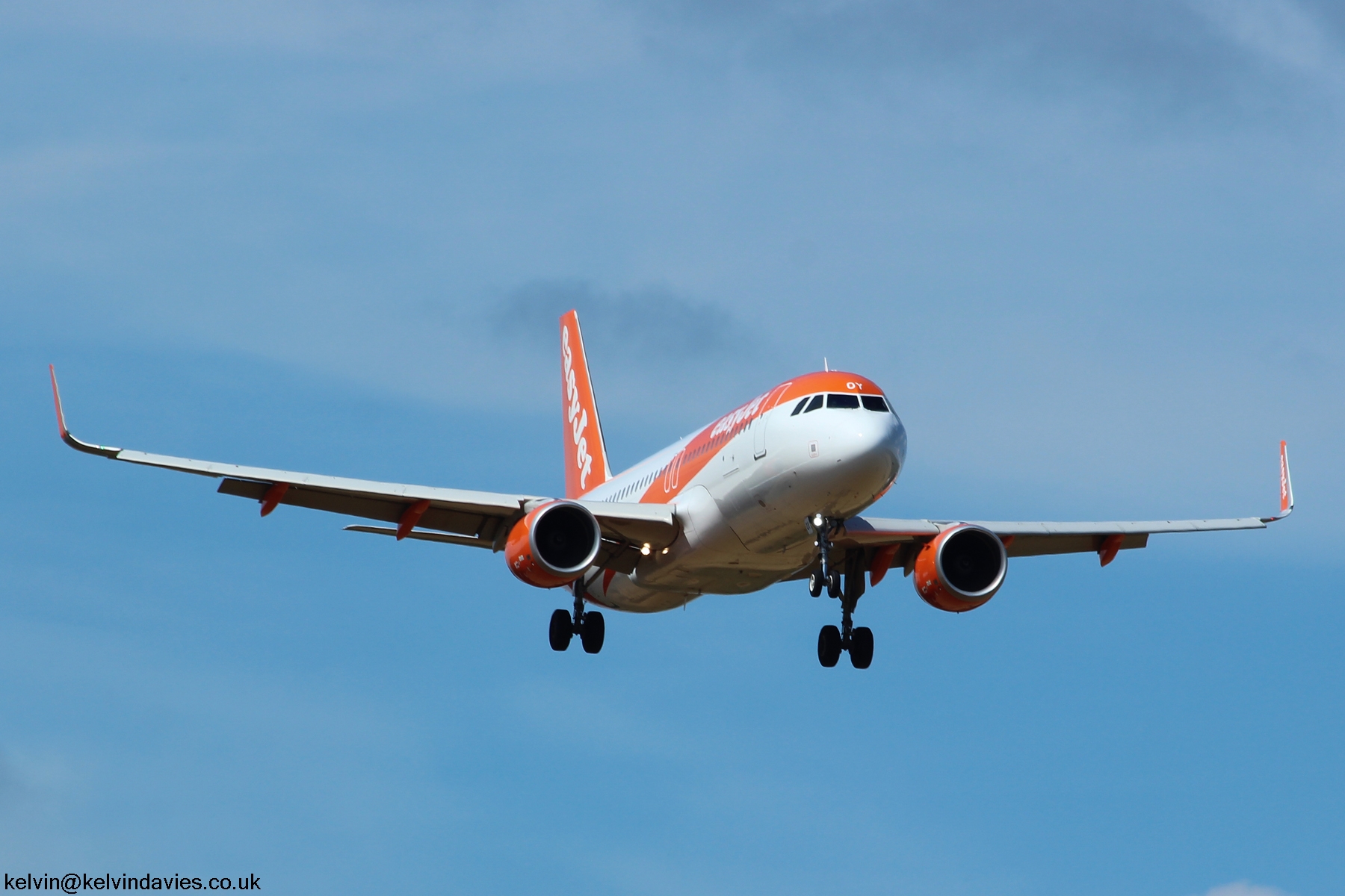 easyJet A320 G-EZOY