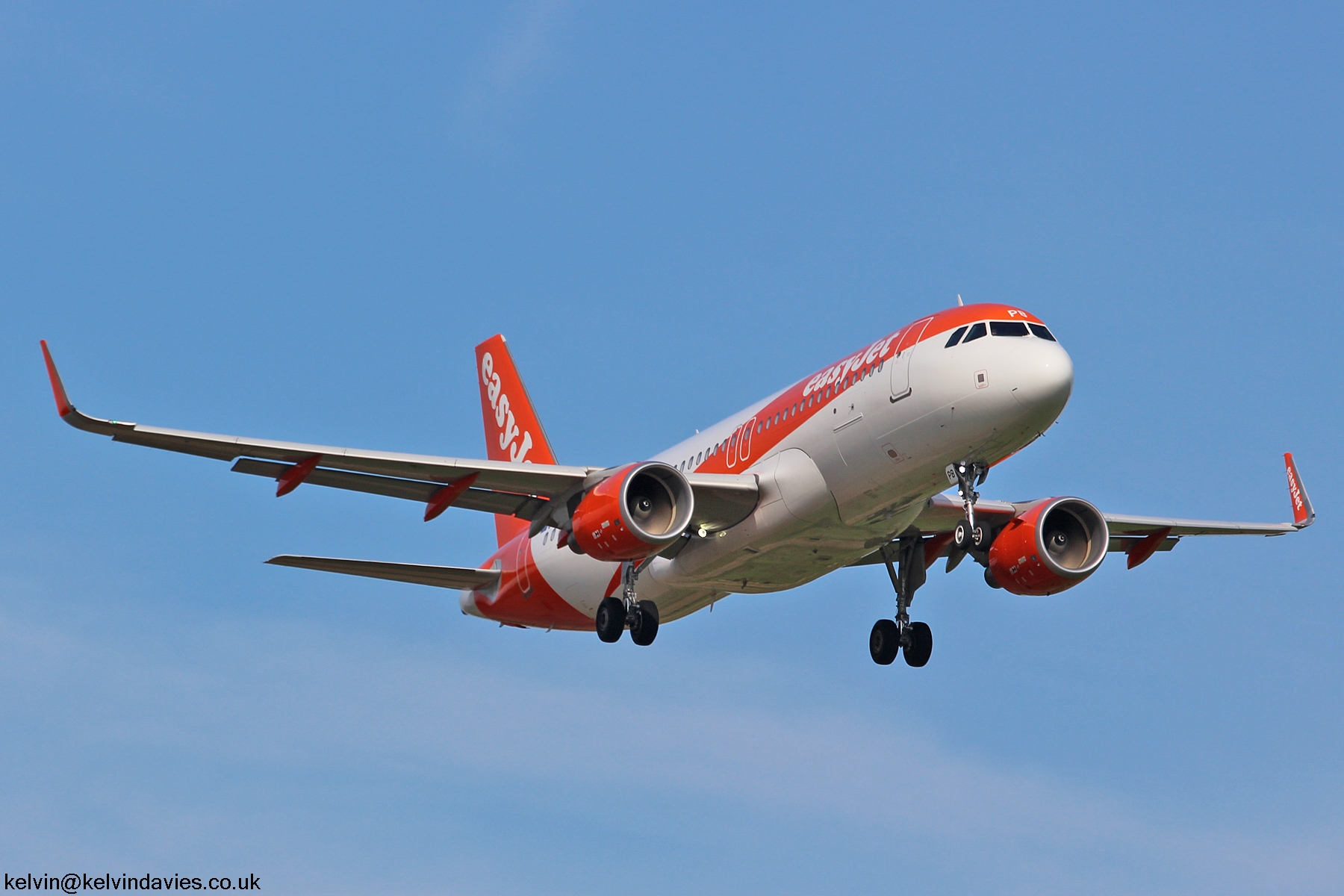 EasyJet A320 G-EZPB