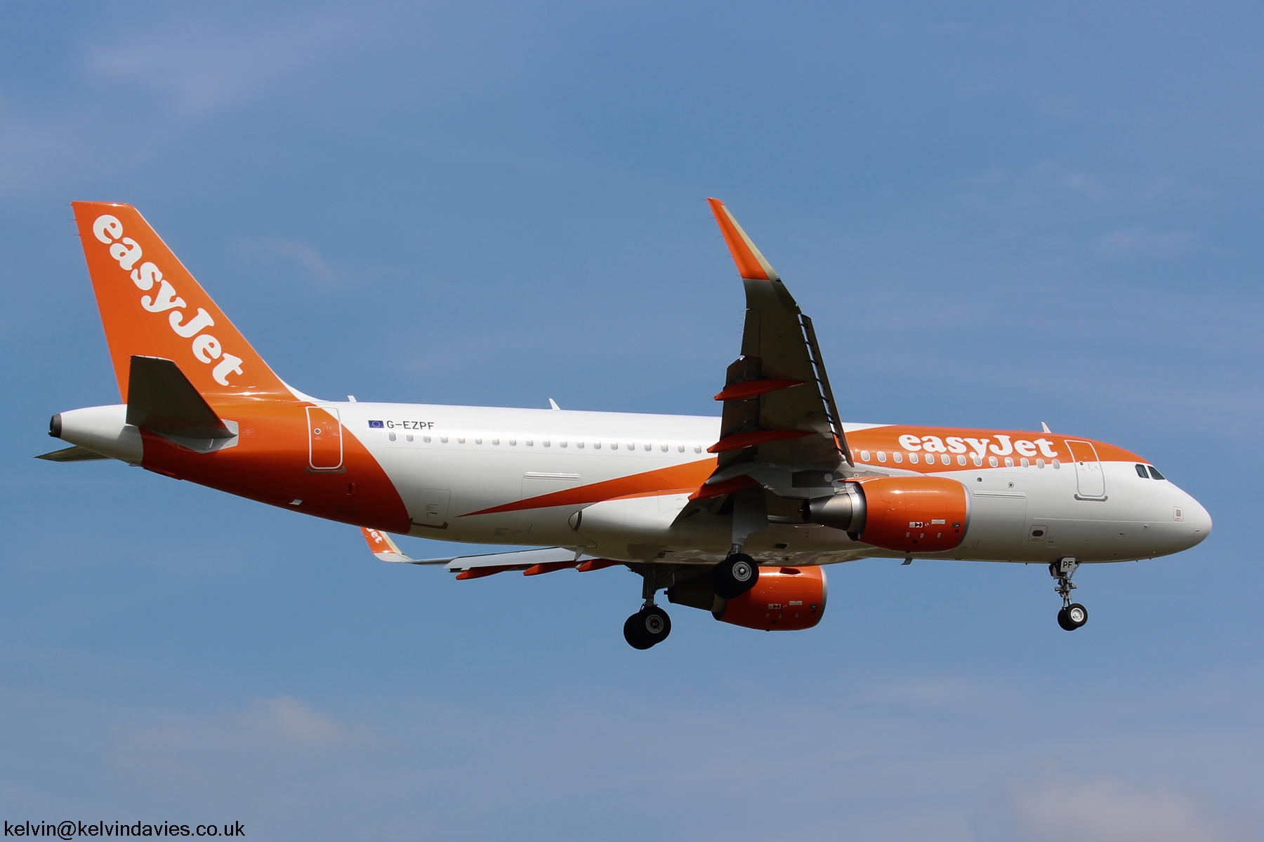 easyJet A320 G-EZPF