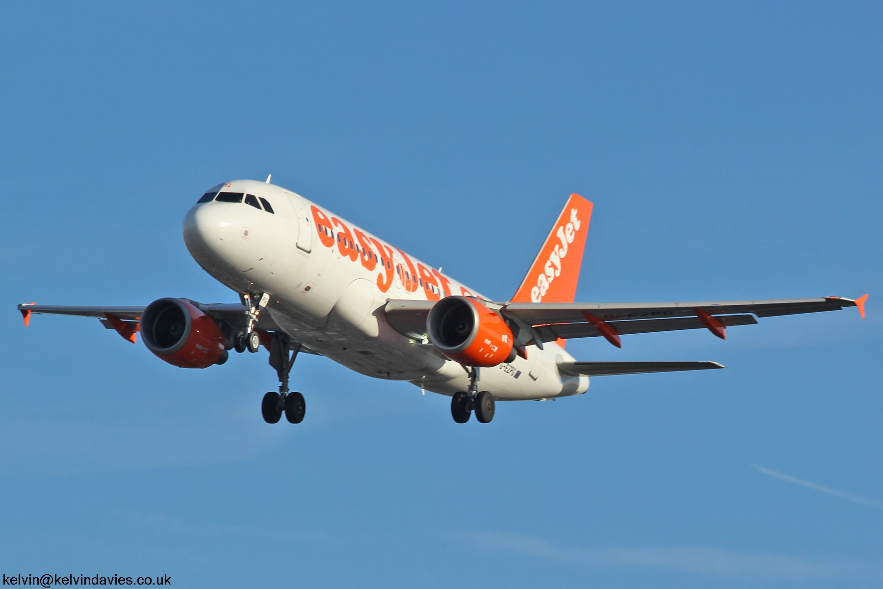 easyJet A319 G-EZPG