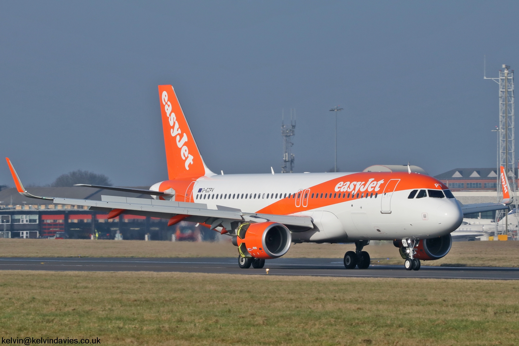 Easyjet A320 G-EZPV