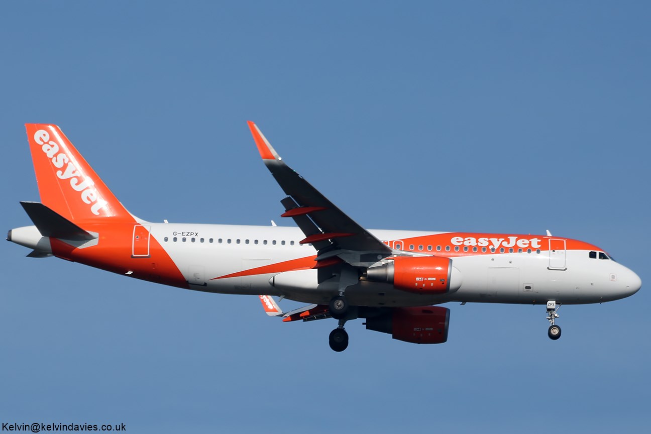 easyJet UK A320-200 G-EZPX
