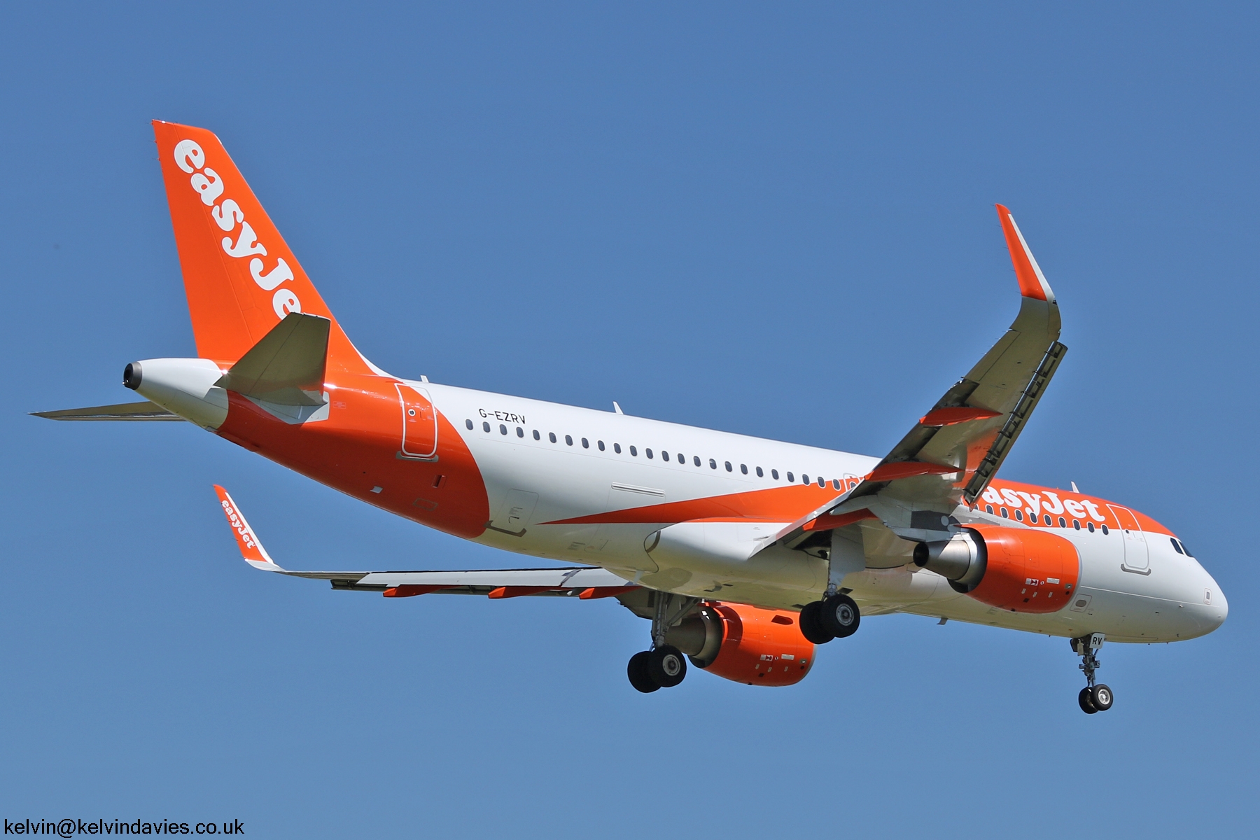 easyJet A320 G-EZRV
