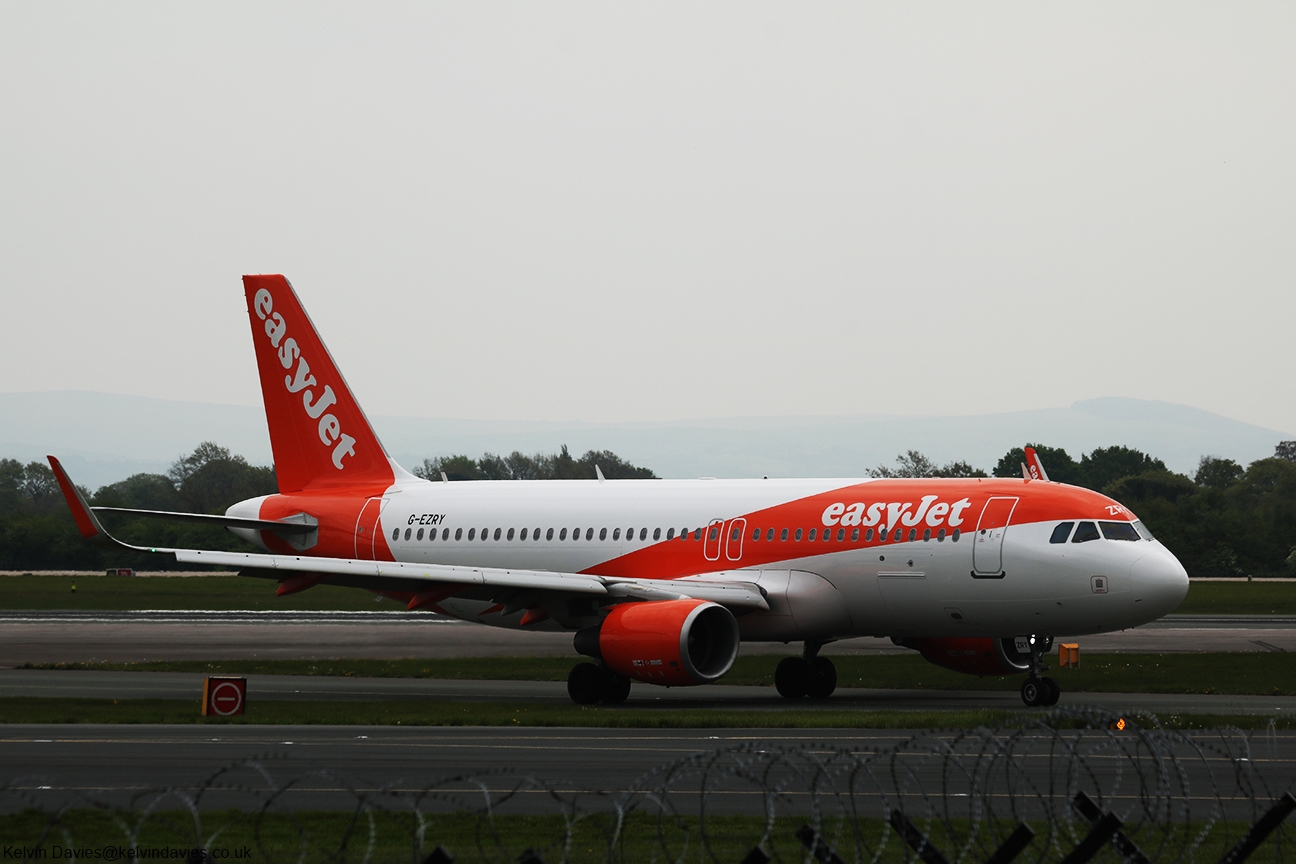easyJet UK A320 G-EZRY