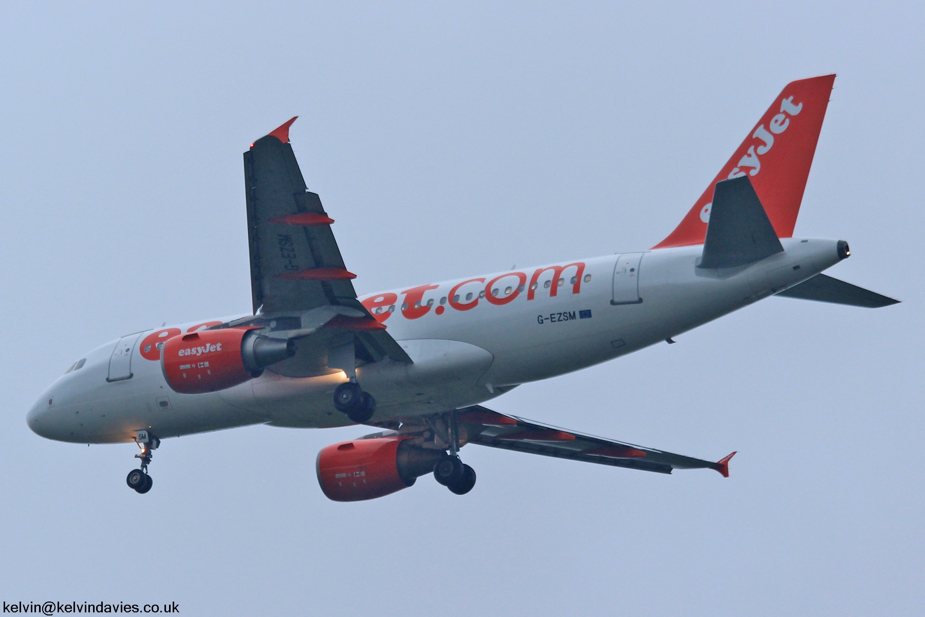 easyJet A319 G-EZSM