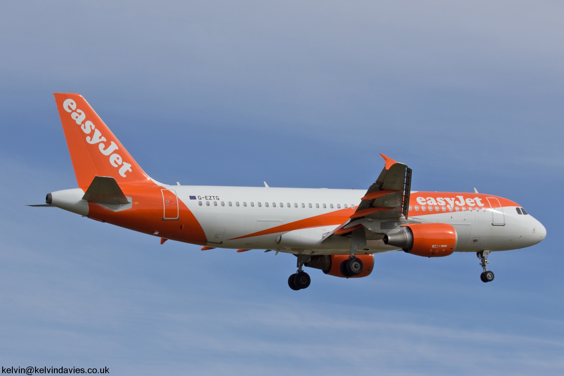 EasyJet A320 G-EZTG