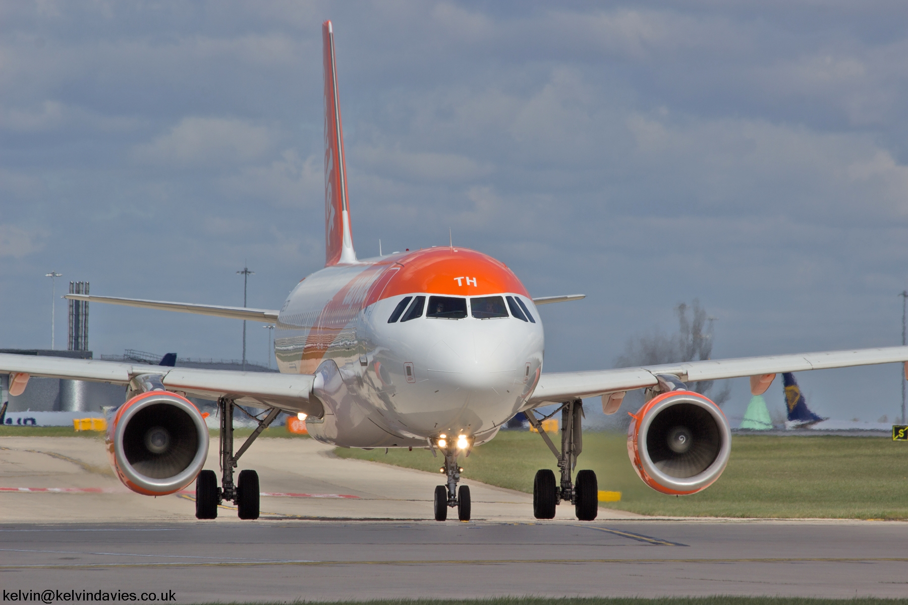 easyJet A320 G-EZTH