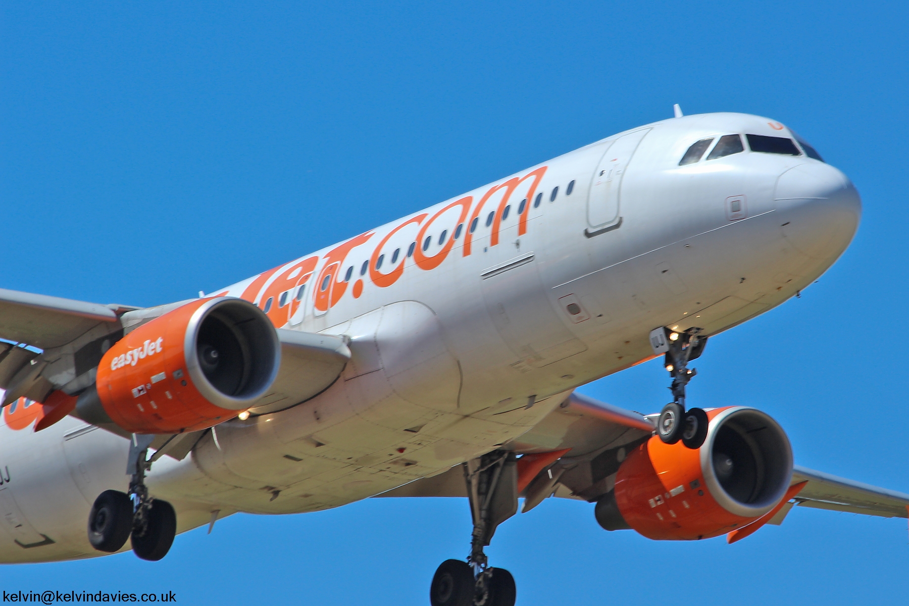 easyJet A320 G-EZUJ
