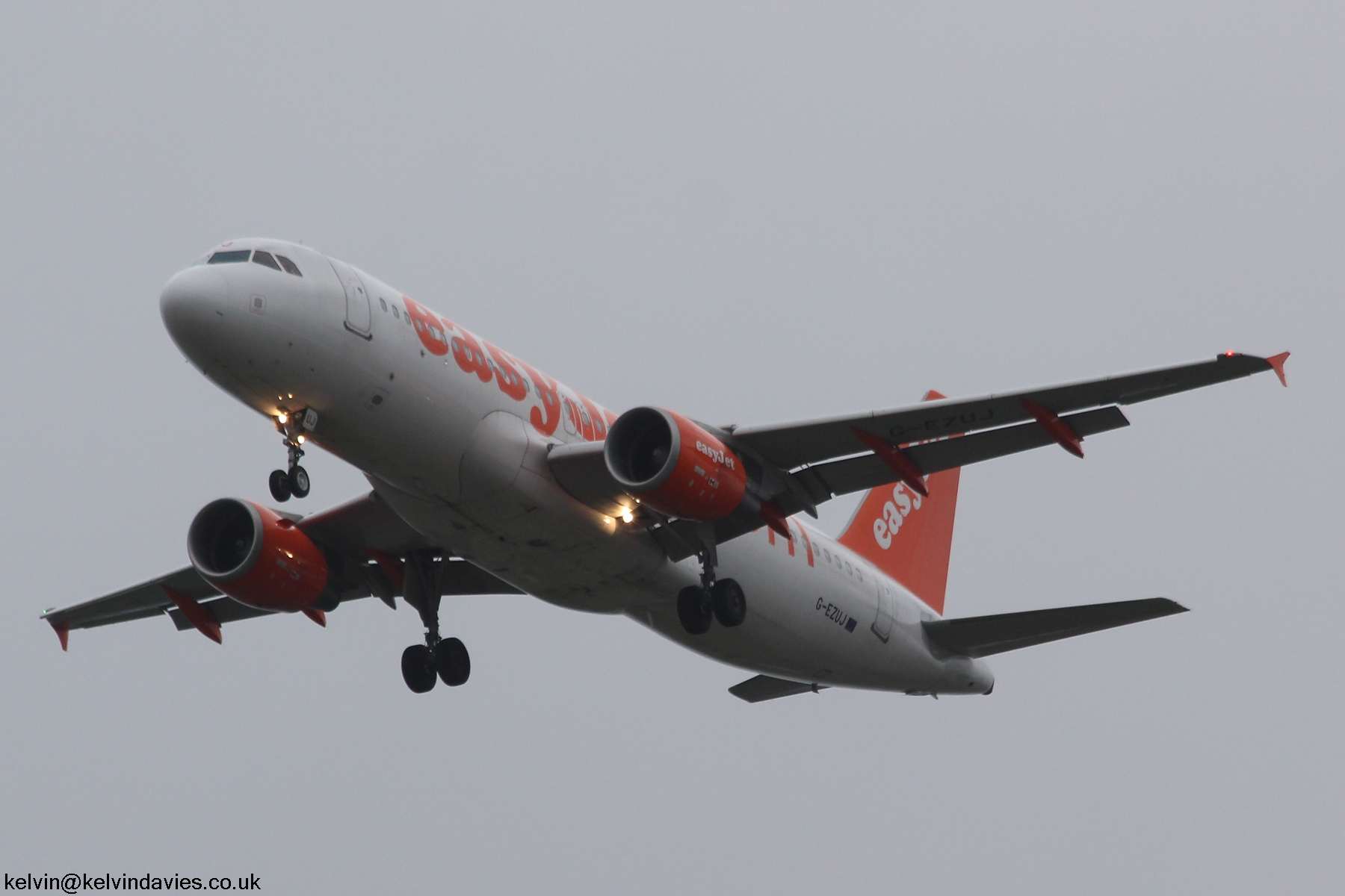 easyJet A320 G-EZUJ