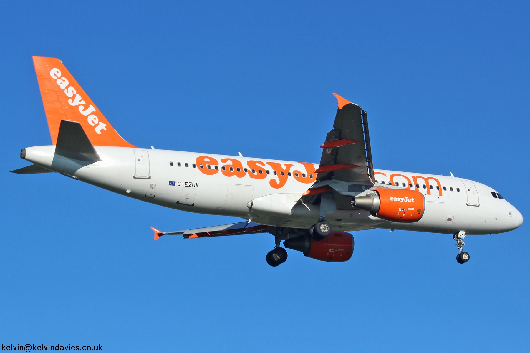 EasyJet A320 G-EZUK