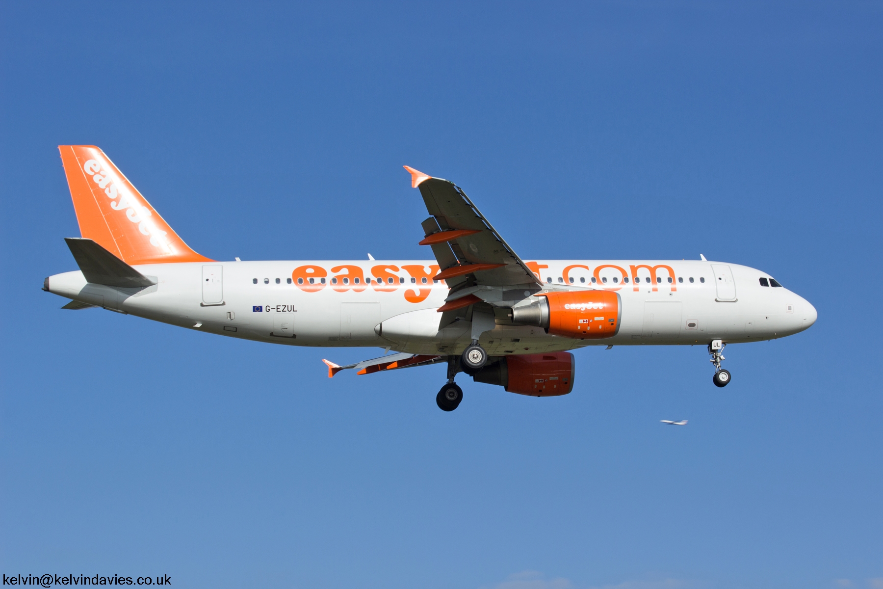 easyJet A320 G-EZUL