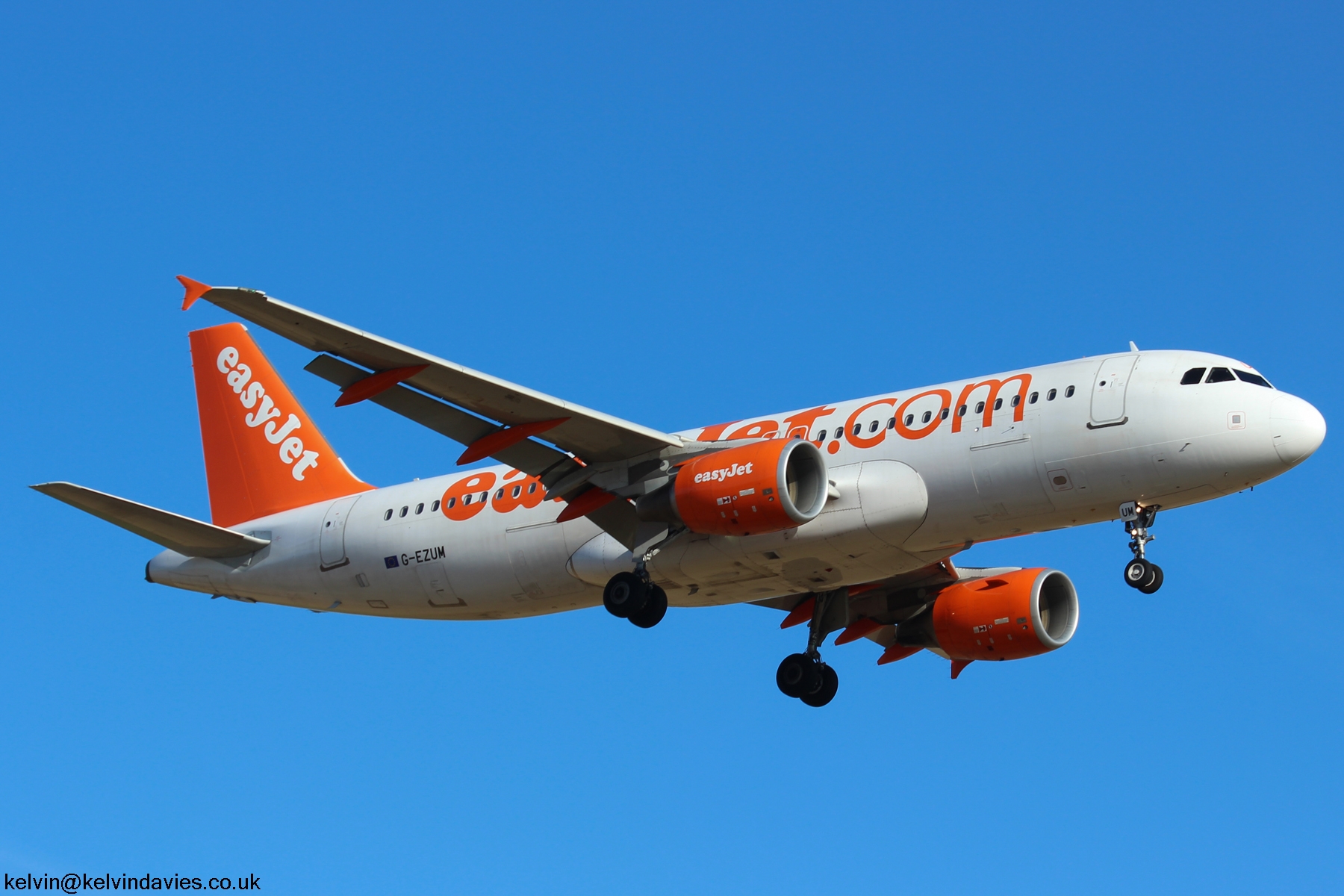 easyJet A320 G-EZUM