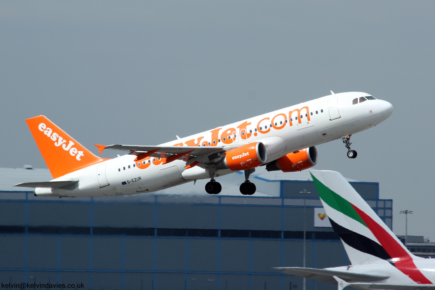 Easyjet A320 G-EZUR