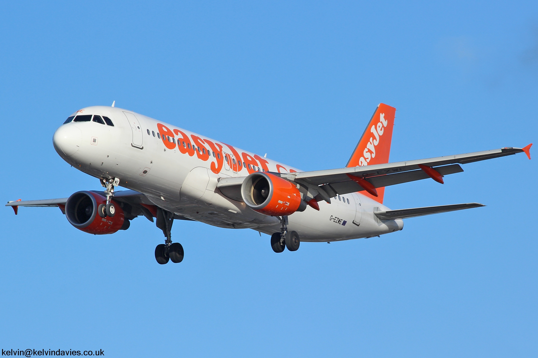Easyjet A320 G-EZWE