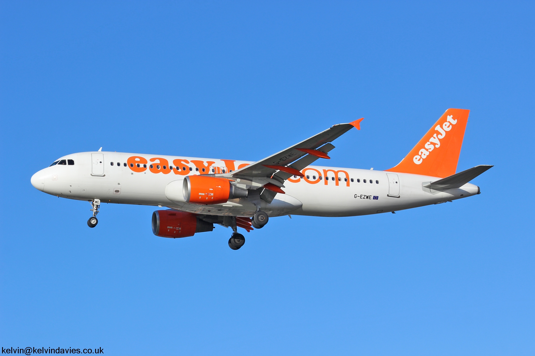 Easyjet A320 G-EZWE