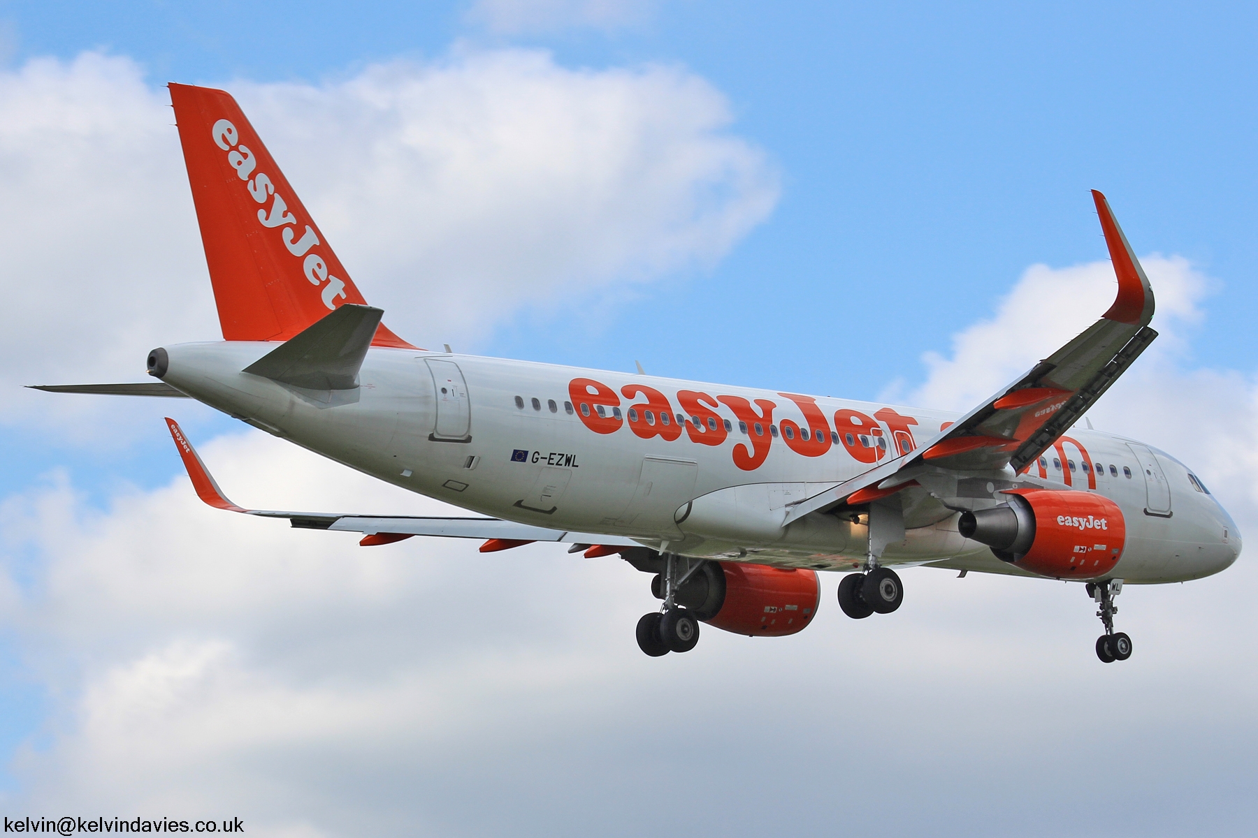 Easyjet A320 G-EZWL