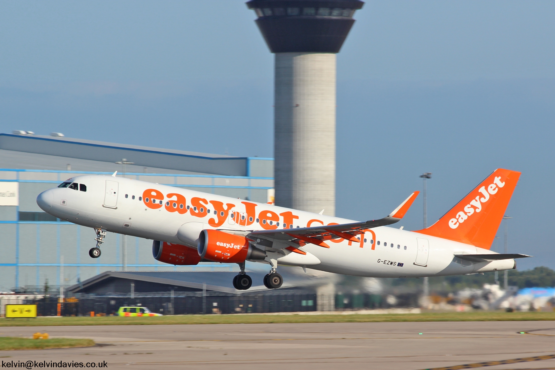 Easyjet A320 G-EZWS