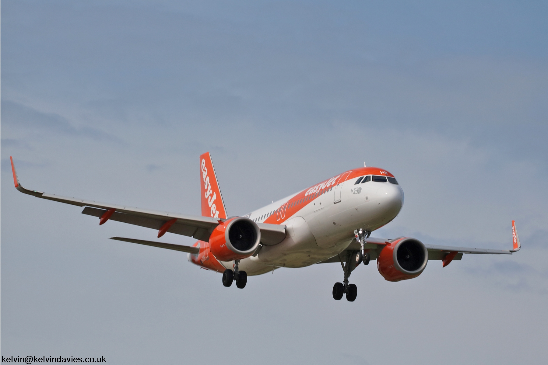 easyJet A320L NEO G-UZHB
