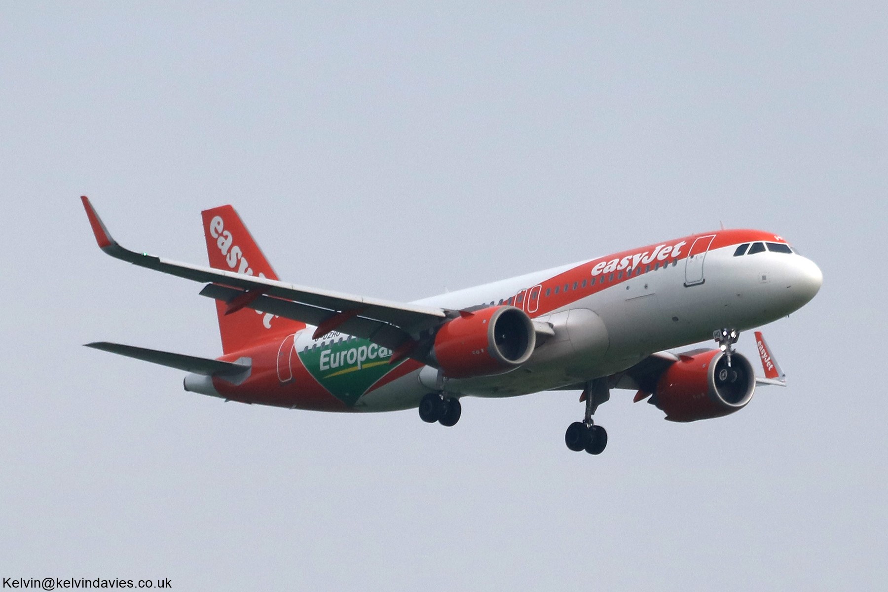 easyJet A320 G-UZHO