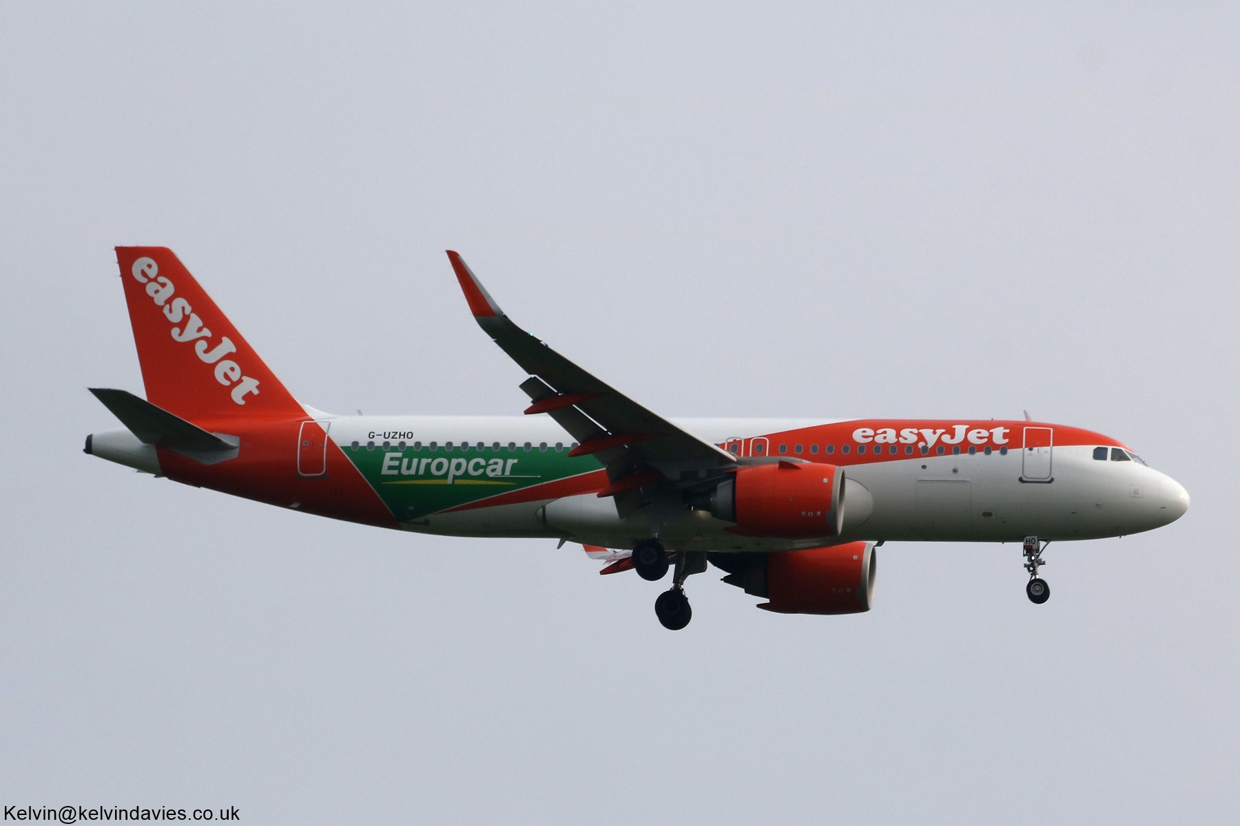 easyJet A320 G-UZHO