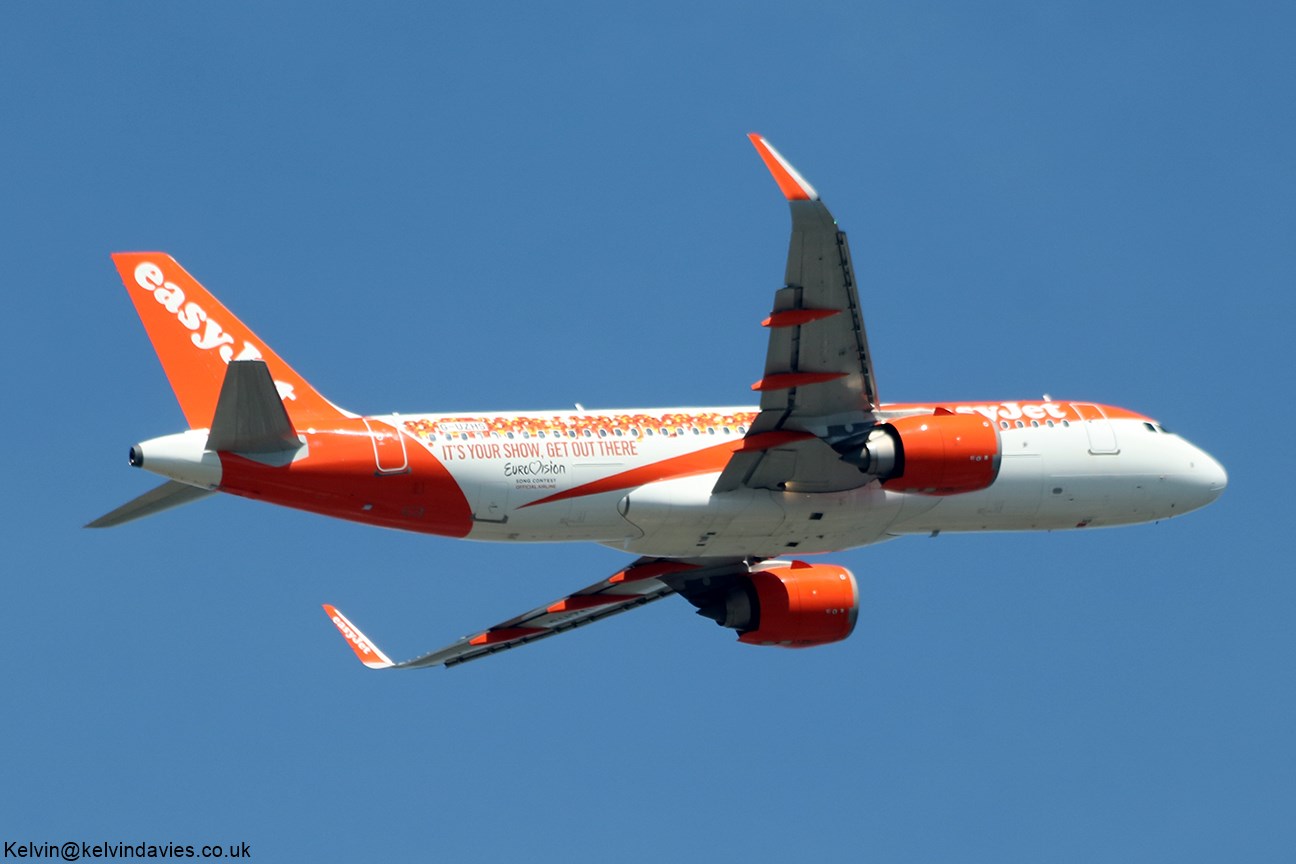 EasyJet UK A320 G-UZHS