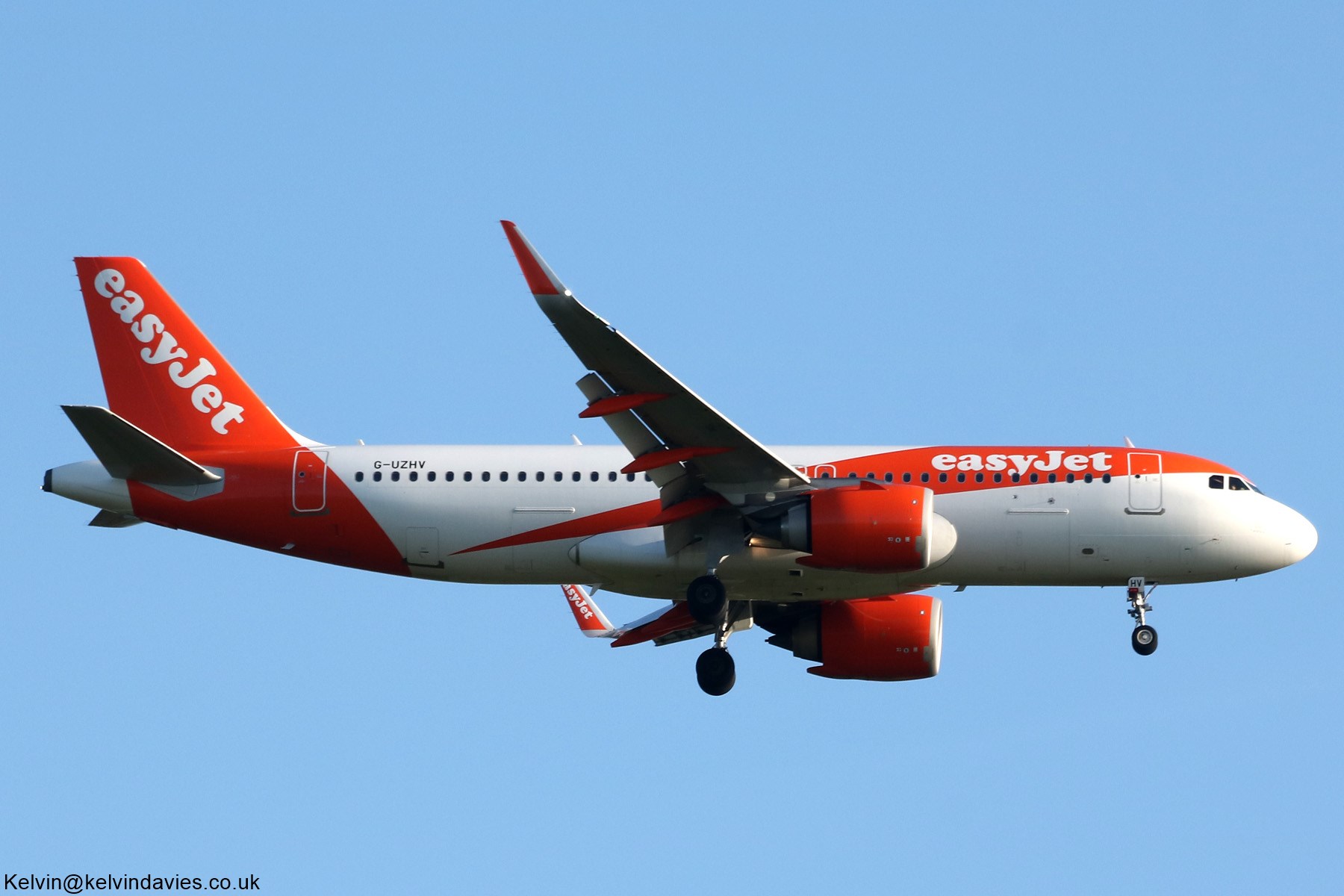 easyJet UK A320 G-UZHV
