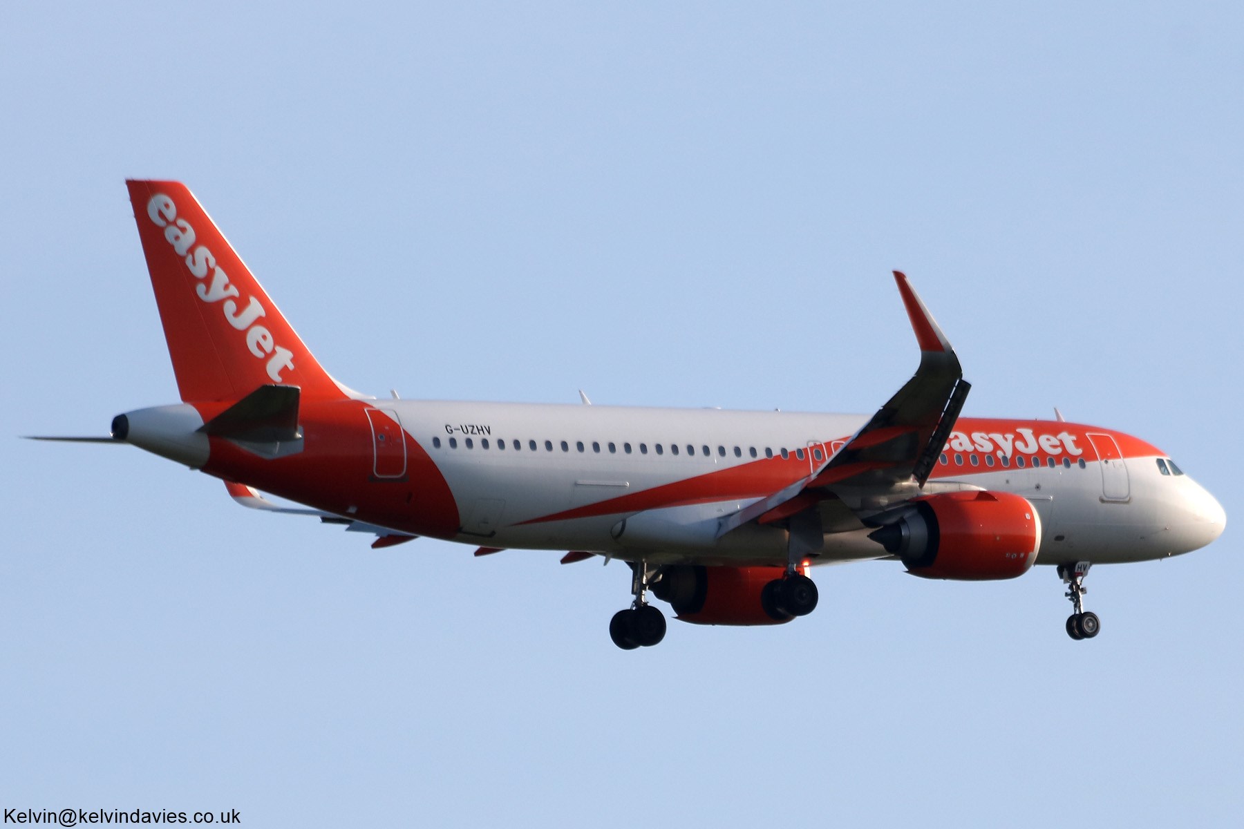 easyJet UK A320 G-UZHV