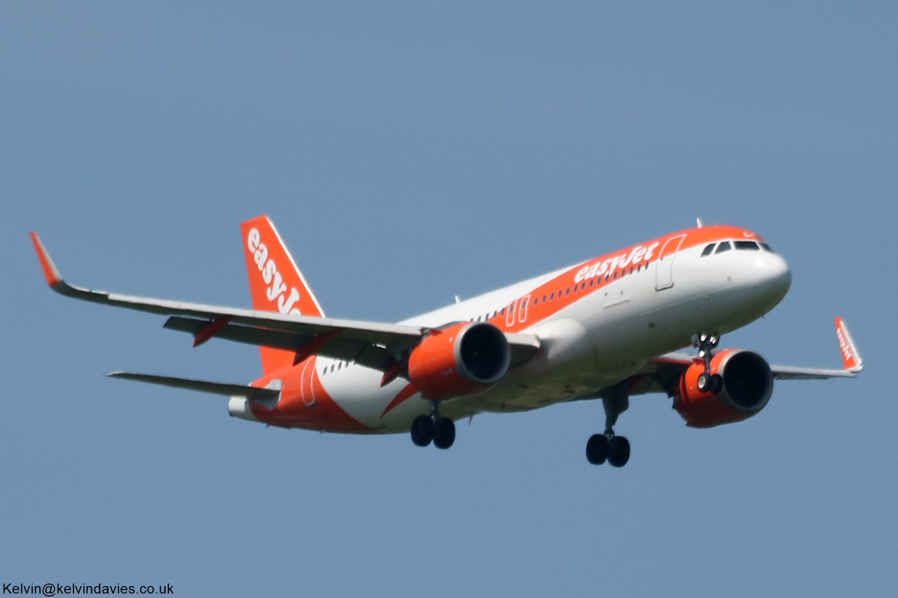 easyJet A320 G-UZLA