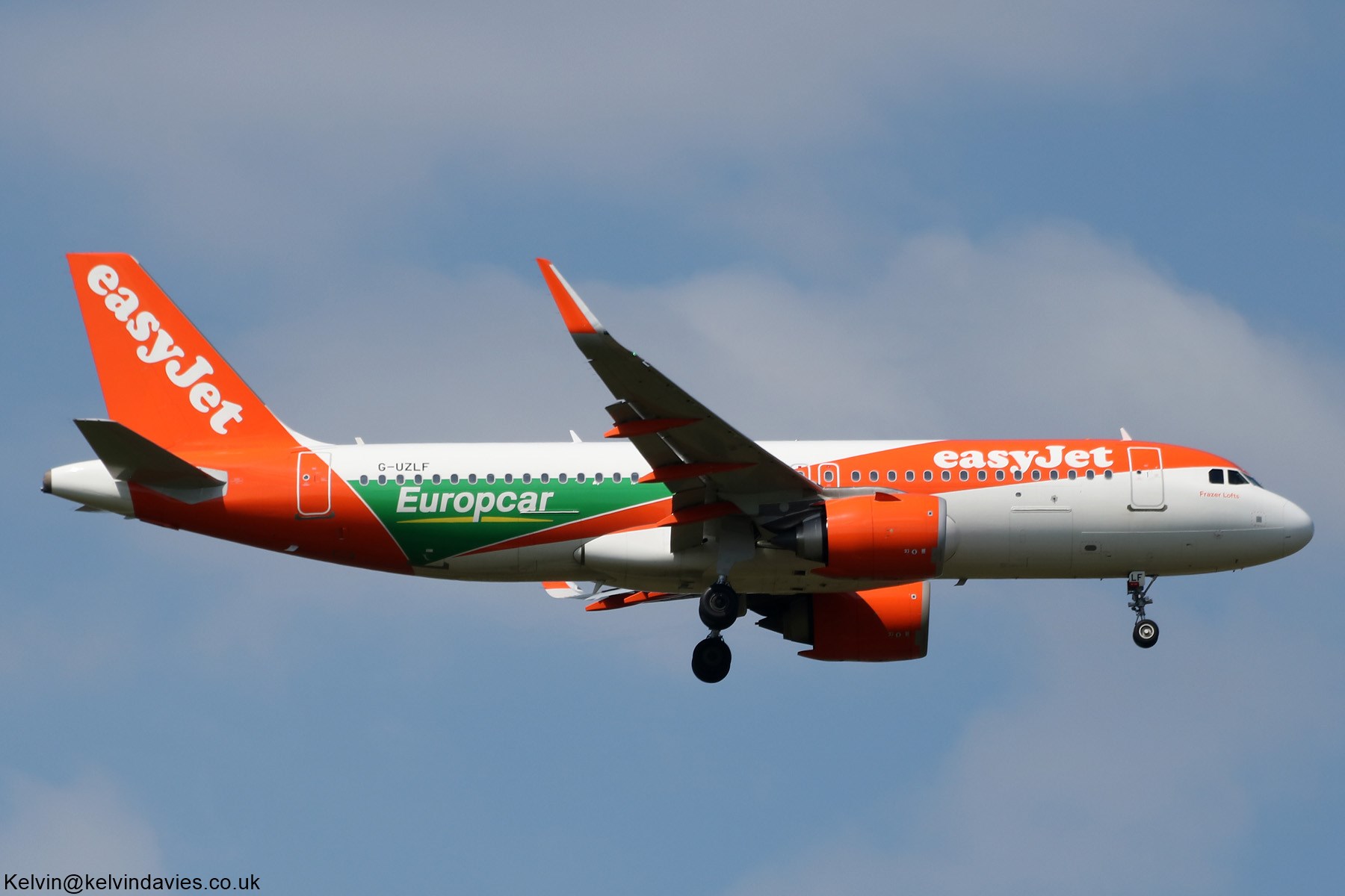 easyJet UK A320 G-UZLF