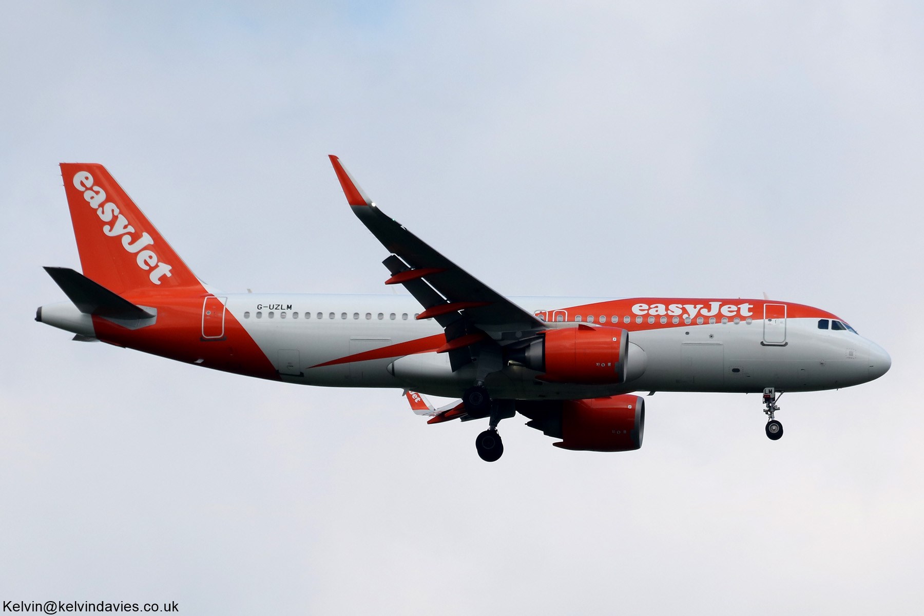easyJet UK A320NEO G-UZLM