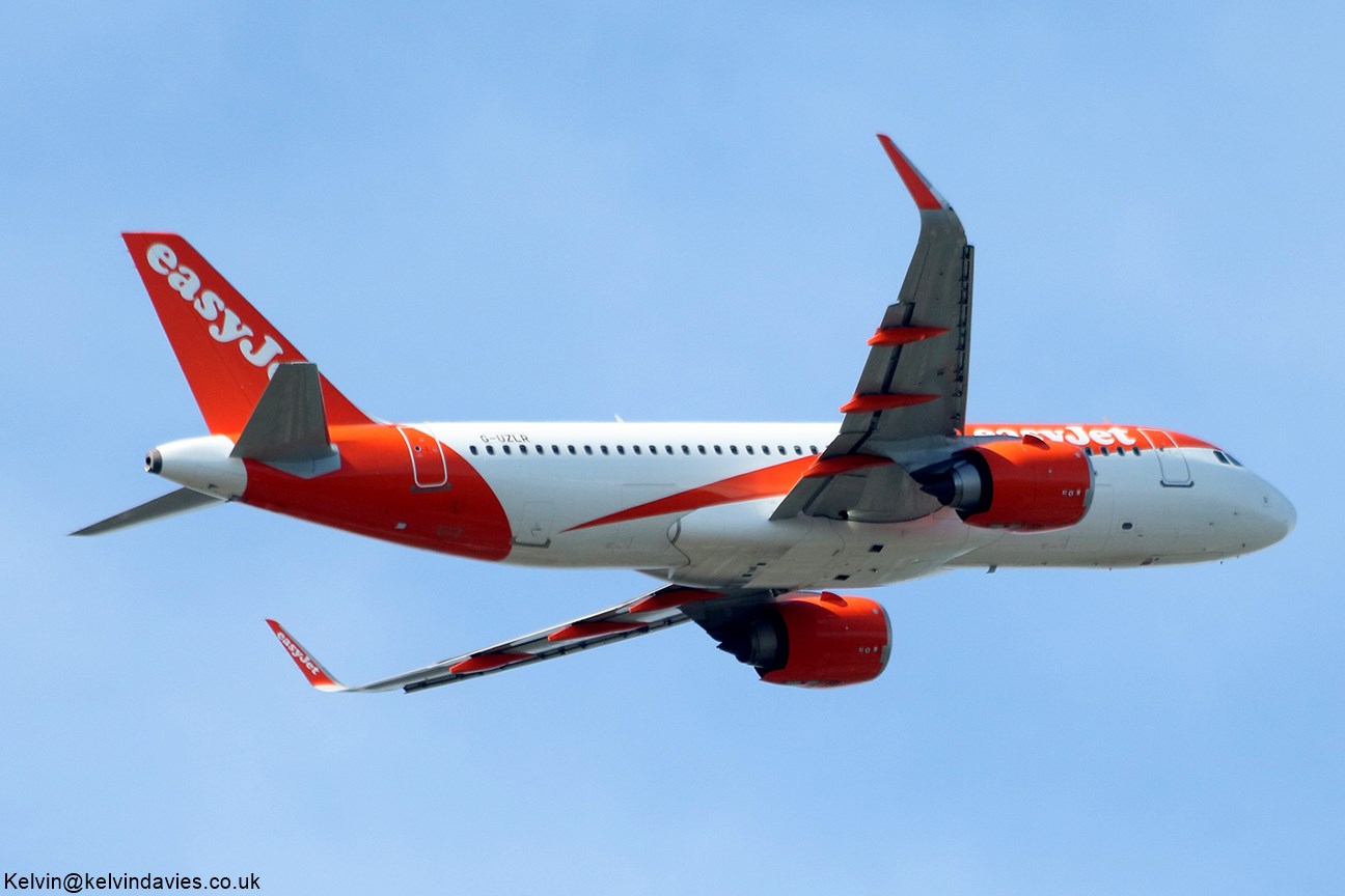 EasyJet UK A320 G-UZLR