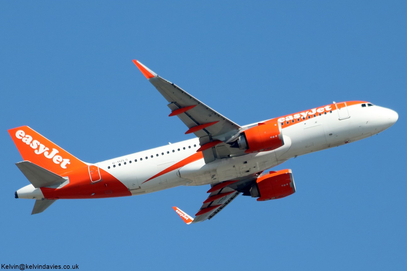 EasyJet UK A320 G-UZLS