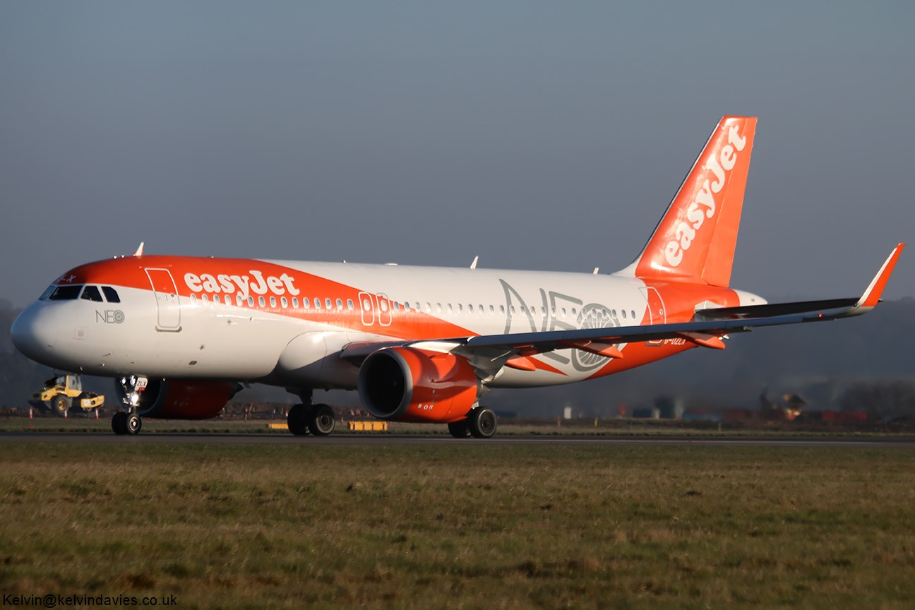 easyJet UK A320 NEO G-UZLX