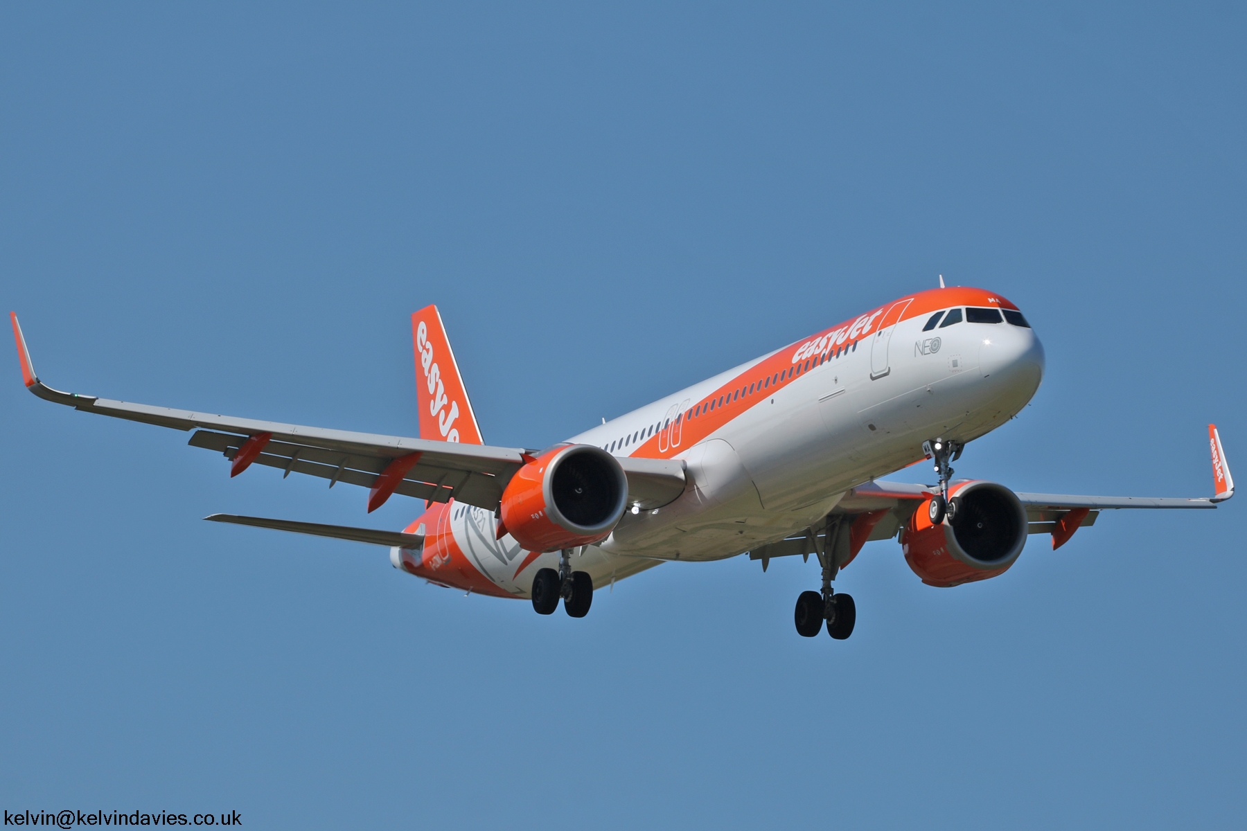 easyJet A321 G-UZMA