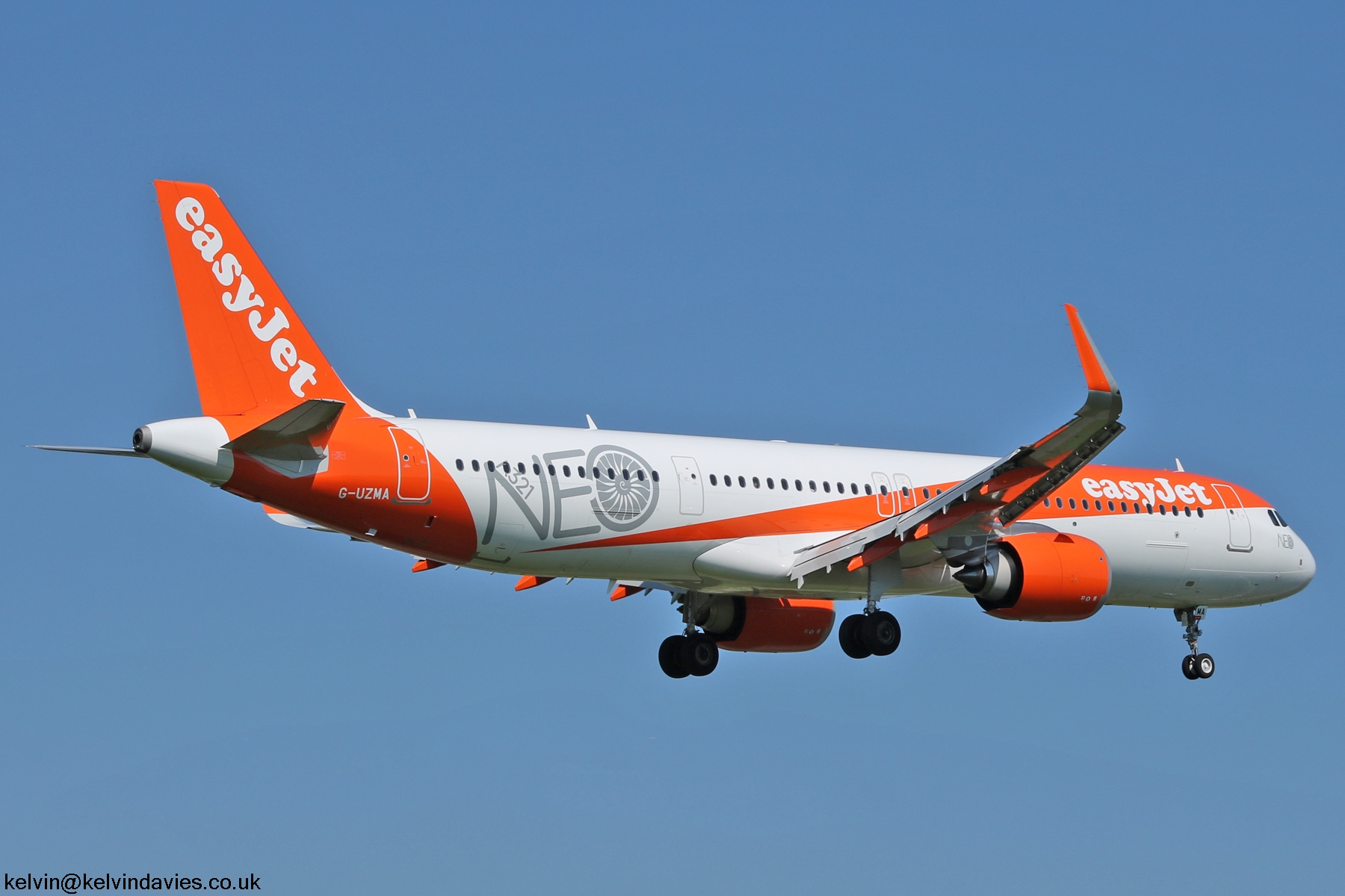easyJet A321 G-UZMA