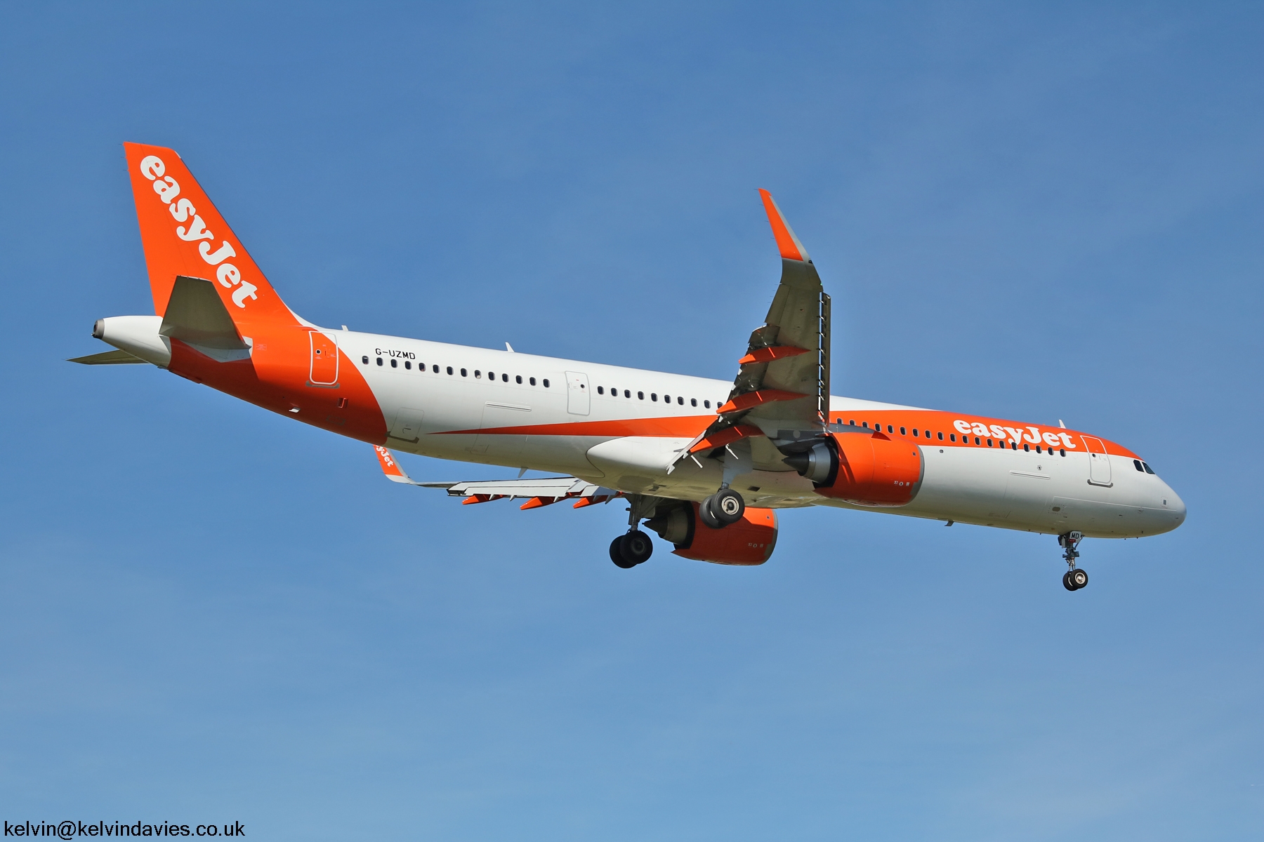 easyJet A321 NEO G-UZMD